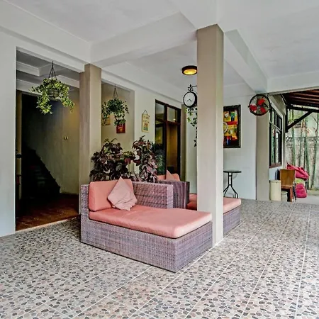 Capital O 91300 Sunny Side Villa