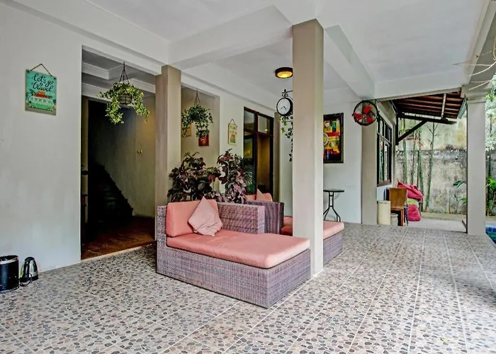 Capital O 91300 Sunny Side Hotel 2*